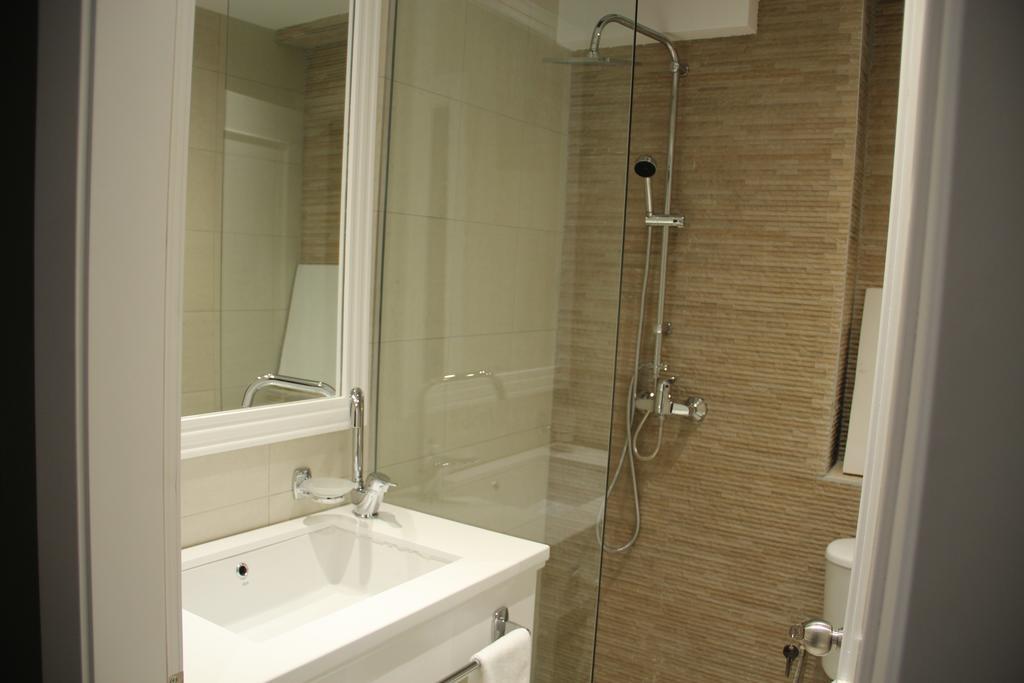 Hotel Artistic Tirana Blloku Pokój zdjęcie