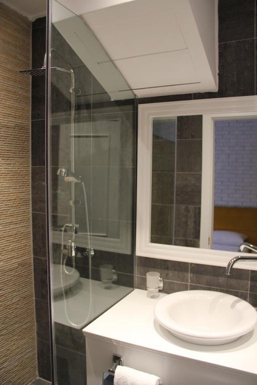 Hotel Artistic Tirana Blloku Pokój zdjęcie