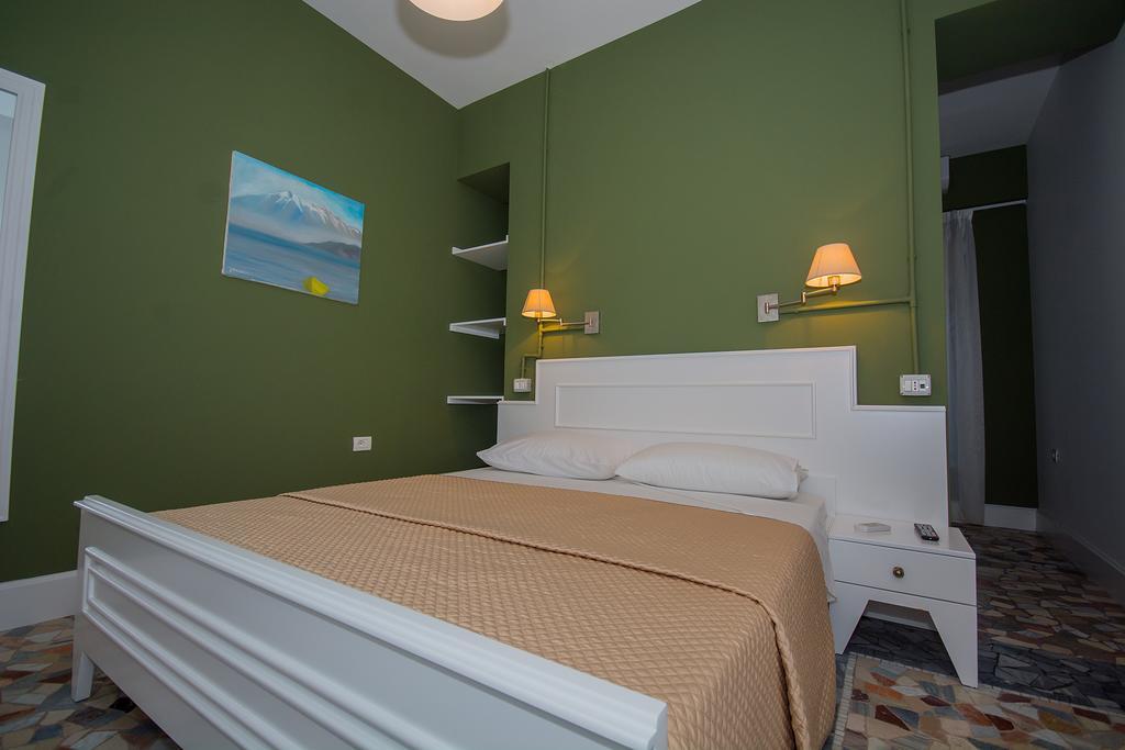 Hotel Artistic Tirana Blloku Pokój zdjęcie